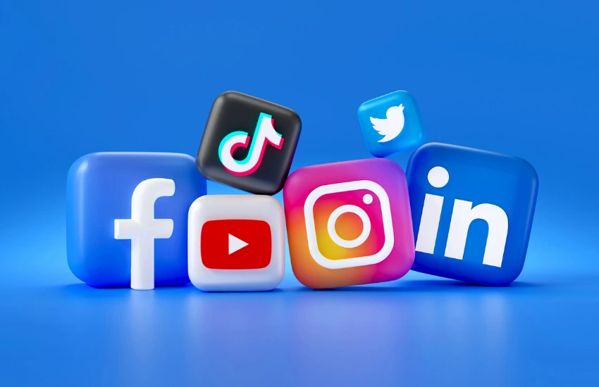 Social Media Agencies vs. In-House Teams What’s Best for Your Business